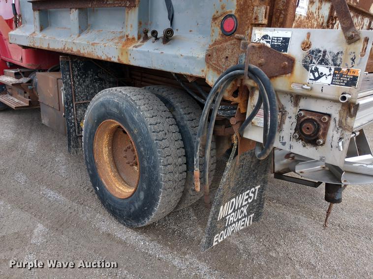 image for item DD6978 1999 International 4700 dump truck