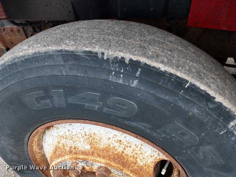 image for item DD6978 1999 International 4700 dump truck