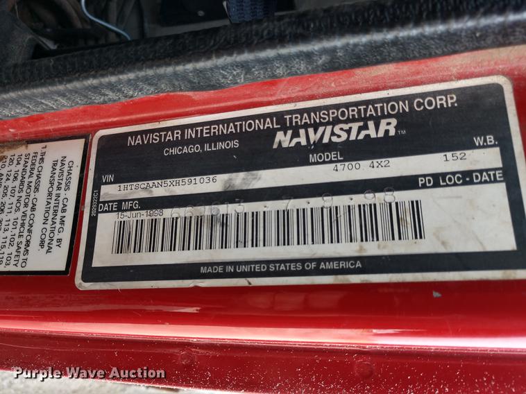 image for item DD6978 1999 International 4700 dump truck