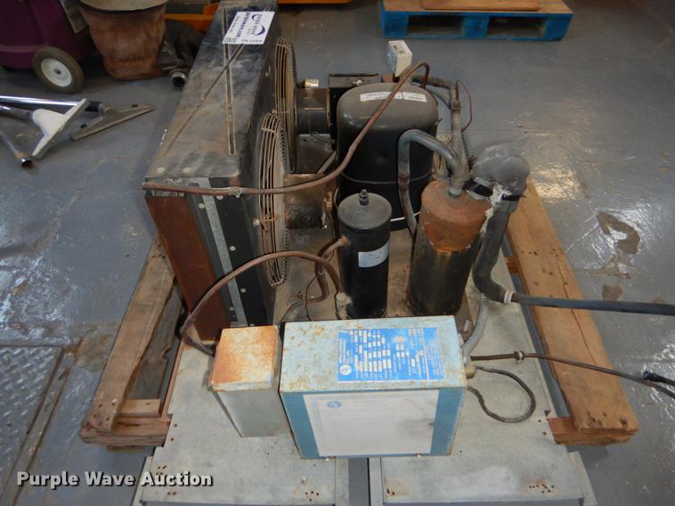 image for item DE1254 International cold storage compressor