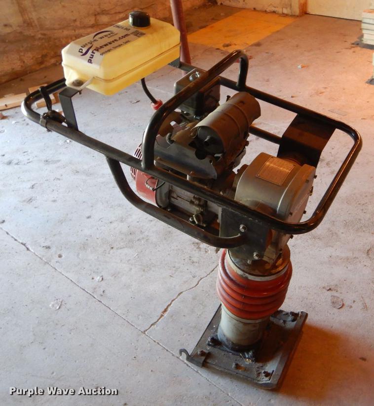 image for item DE1262 Plate compactor