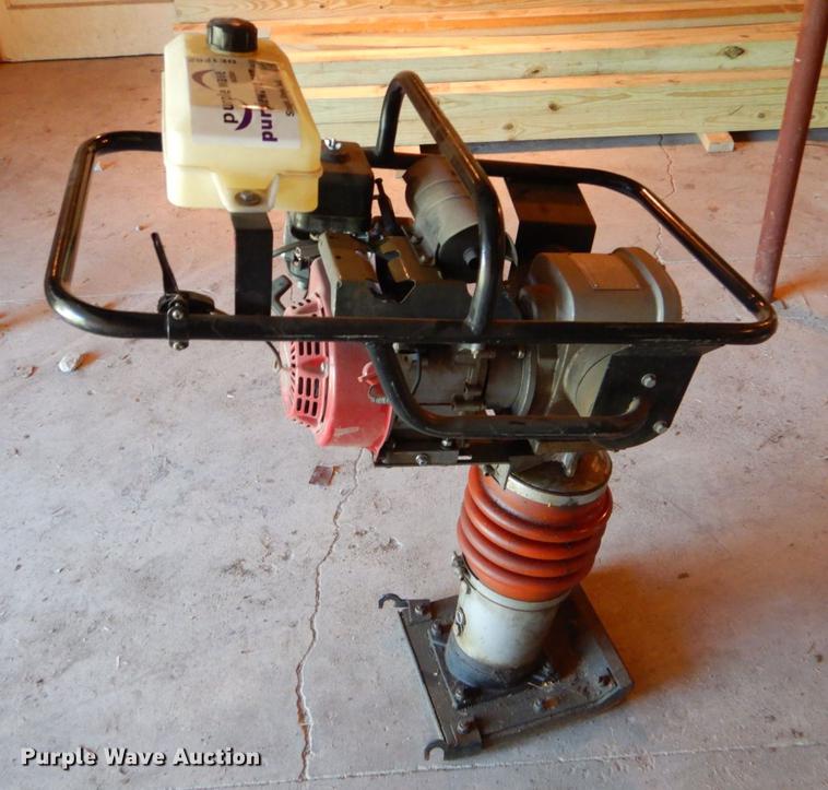 image for item DE1262 Plate compactor