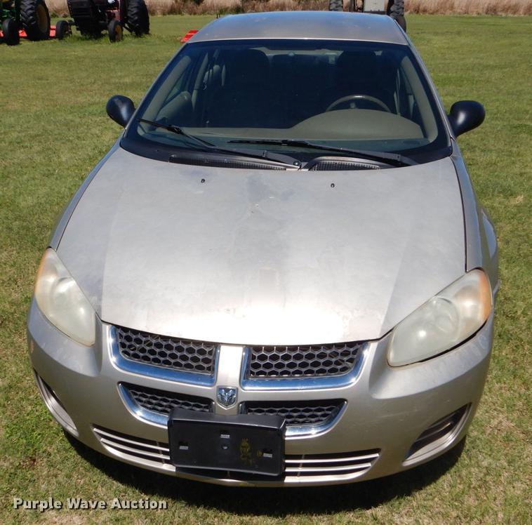 image for item DE1264 2004 Dodge Stratus SE