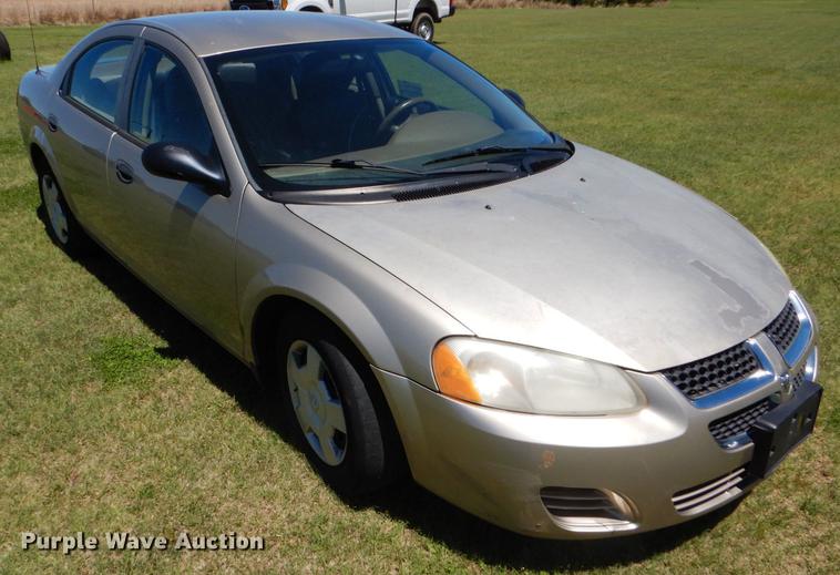 image for item DE1264 2004 Dodge Stratus SE