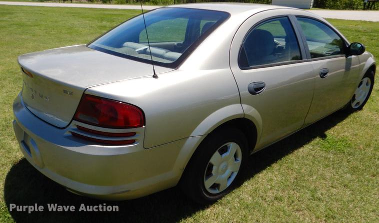 image for item DE1264 2004 Dodge Stratus SE