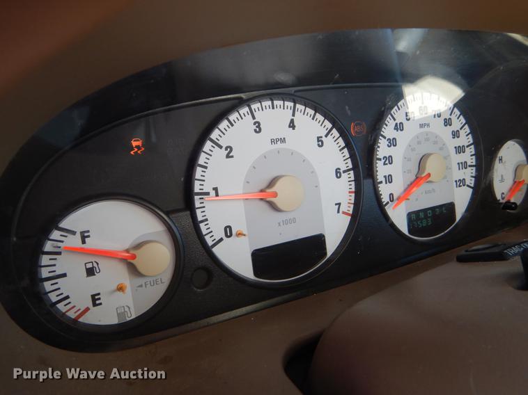 image for item DE1264 2004 Dodge Stratus SE