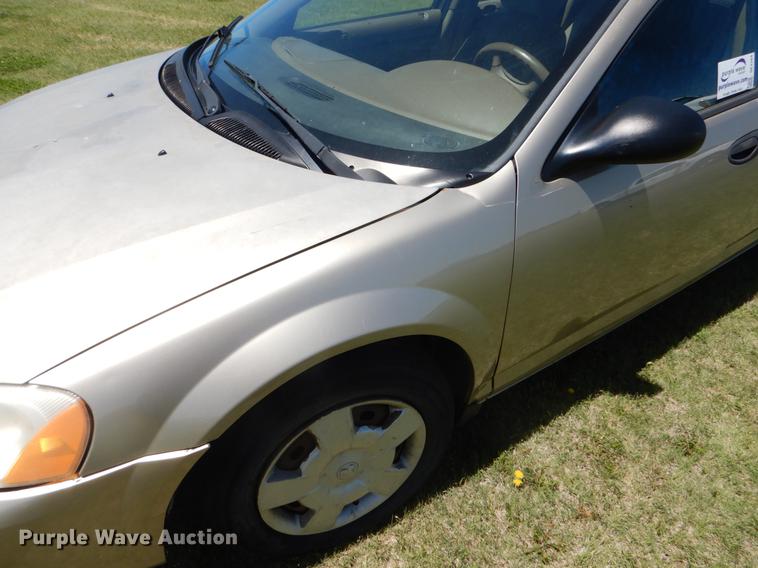 image for item DE1264 2004 Dodge Stratus SE