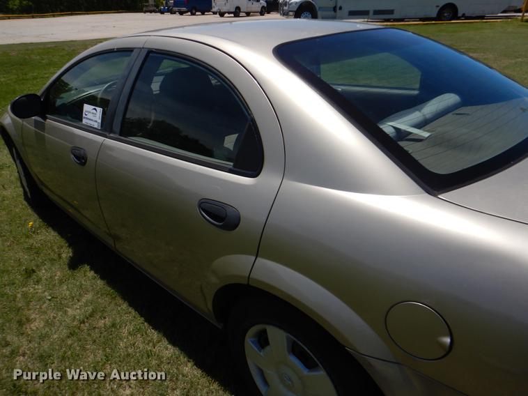image for item DE1264 2004 Dodge Stratus SE