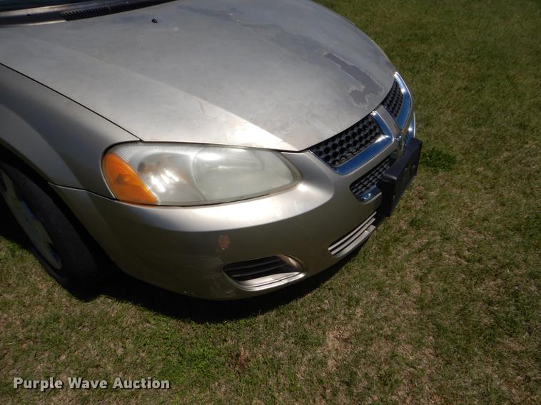 image for item DE1264 2004 Dodge Stratus SE