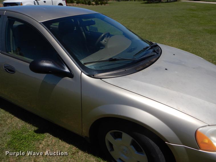 image for item DE1264 2004 Dodge Stratus SE