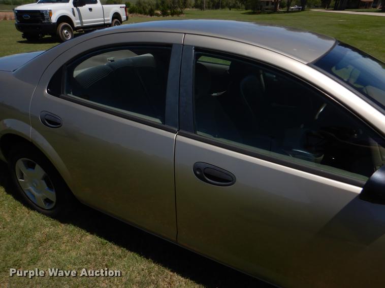 image for item DE1264 2004 Dodge Stratus SE