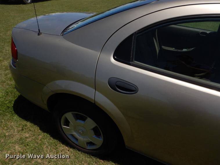 image for item DE1264 2004 Dodge Stratus SE