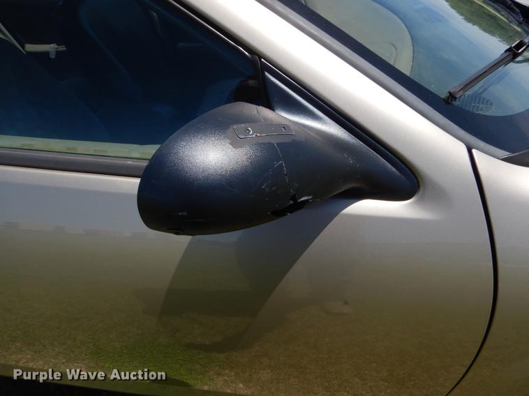 image for item DE1264 2004 Dodge Stratus SE