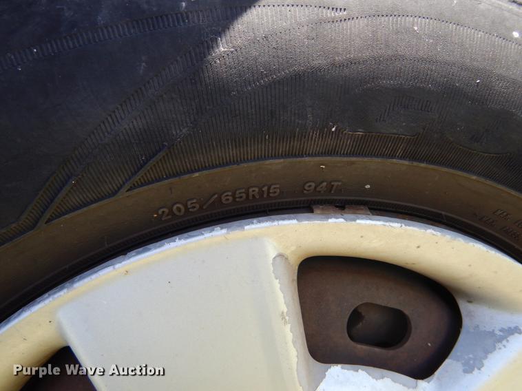 image for item DE1264 2004 Dodge Stratus SE