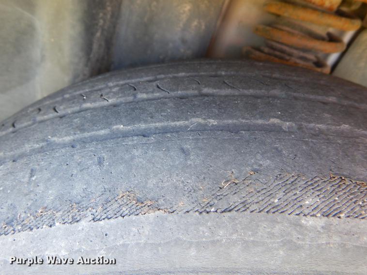 image for item DE1264 2004 Dodge Stratus SE