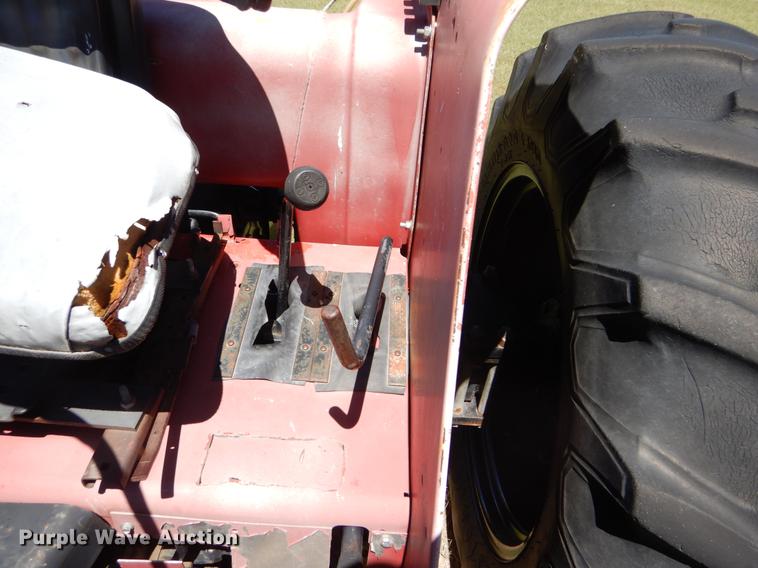 image for item DE1265 1988 Case IH 485 tractor