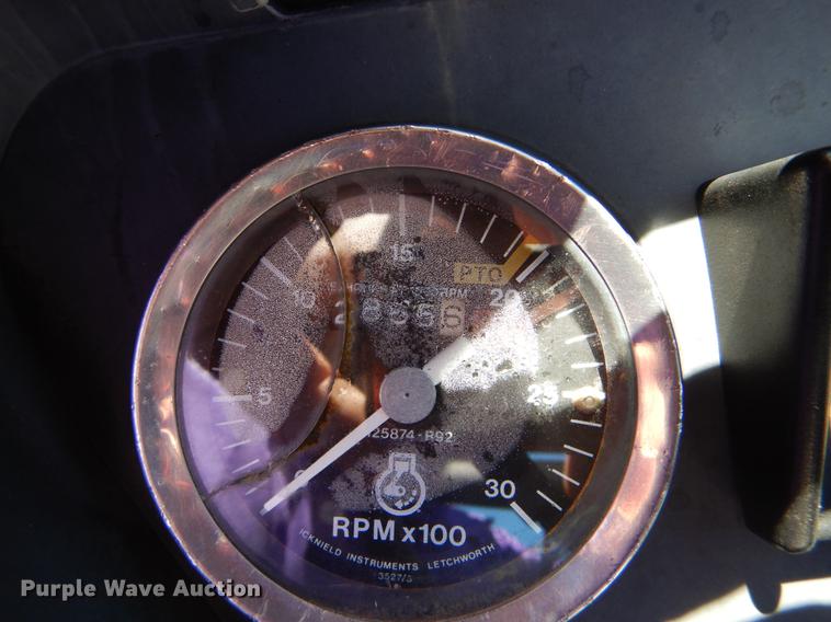 image for item DE1265 1988 Case IH 485 tractor