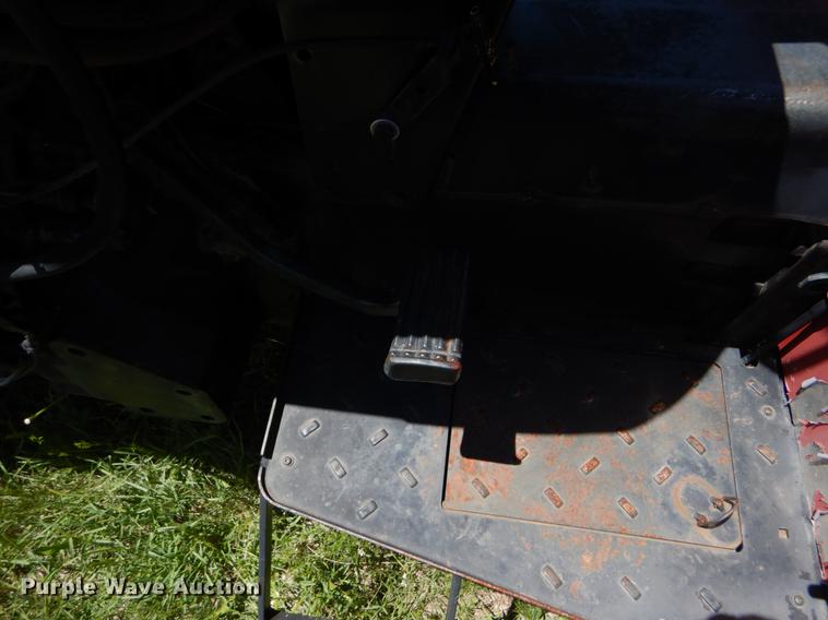 image for item DE1265 1988 Case IH 485 tractor