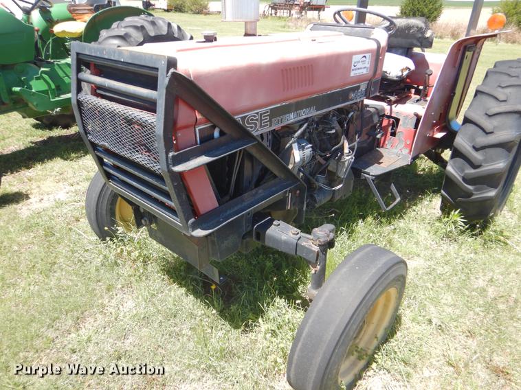 image for item DE1265 1988 Case IH 485 tractor