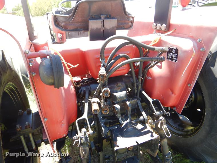 image for item DE1265 1988 Case IH 485 tractor