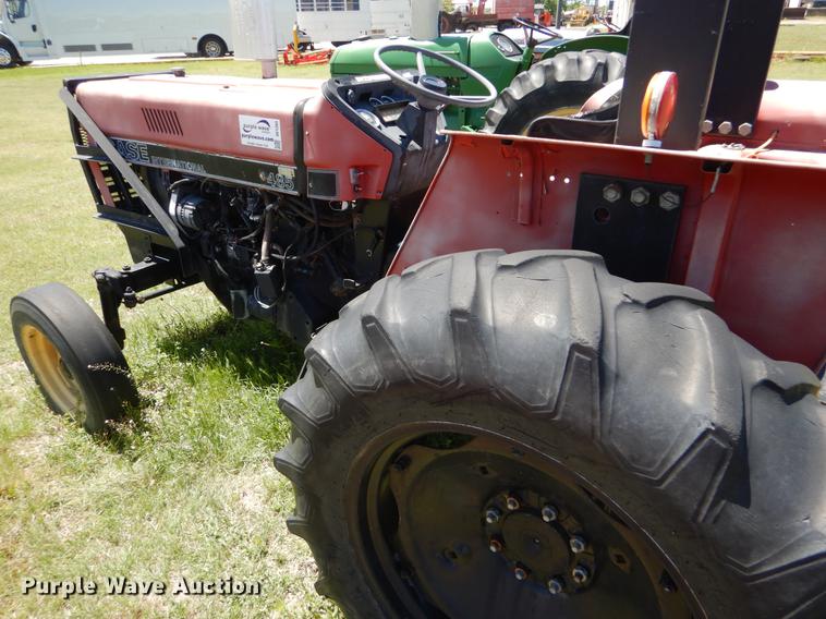 image for item DE1265 1988 Case IH 485 tractor