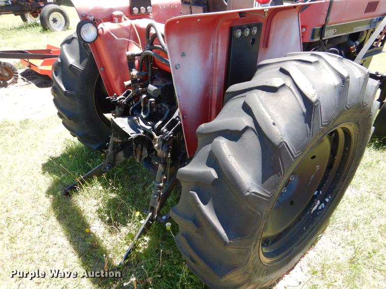 image for item DE1265 1988 Case IH 485 tractor
