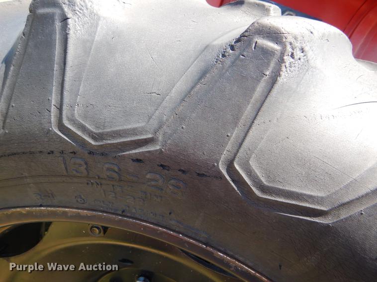 image for item DE1265 1988 Case IH 485 tractor