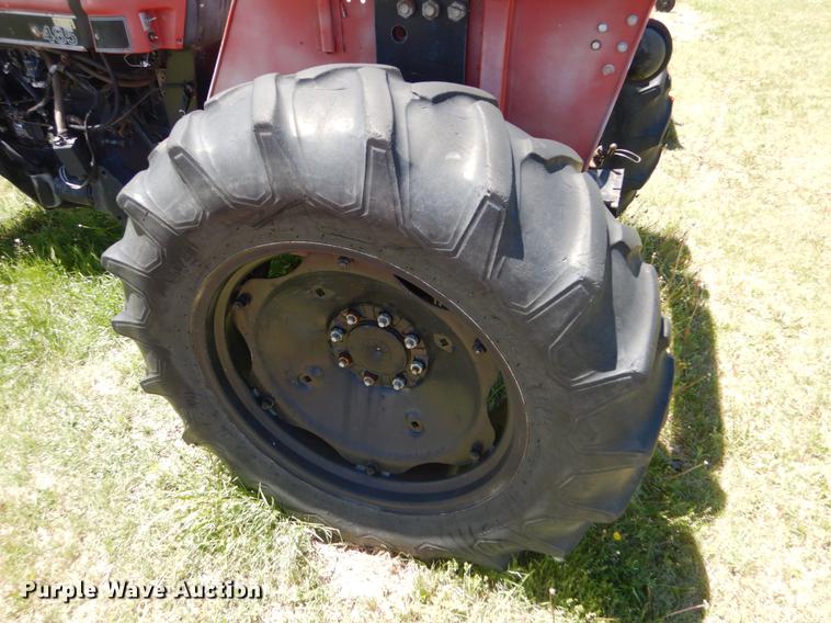 image for item DE1265 1988 Case IH 485 tractor