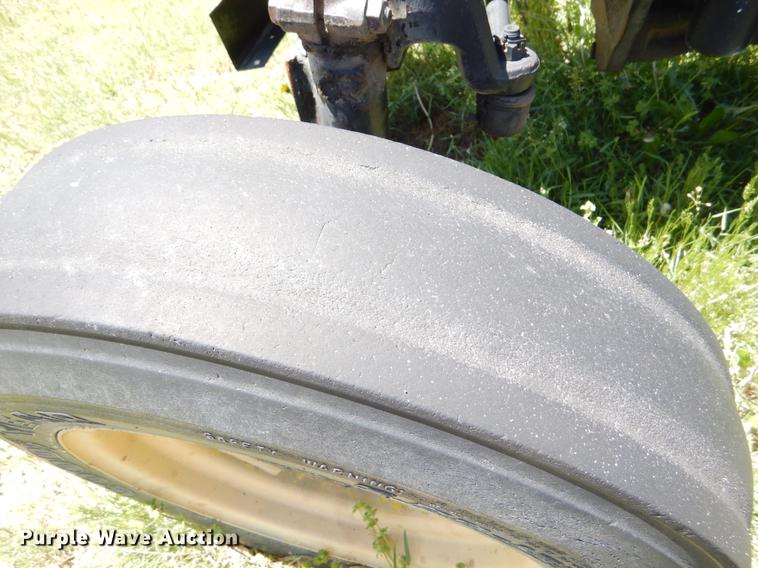 image for item DE1265 1988 Case IH 485 tractor