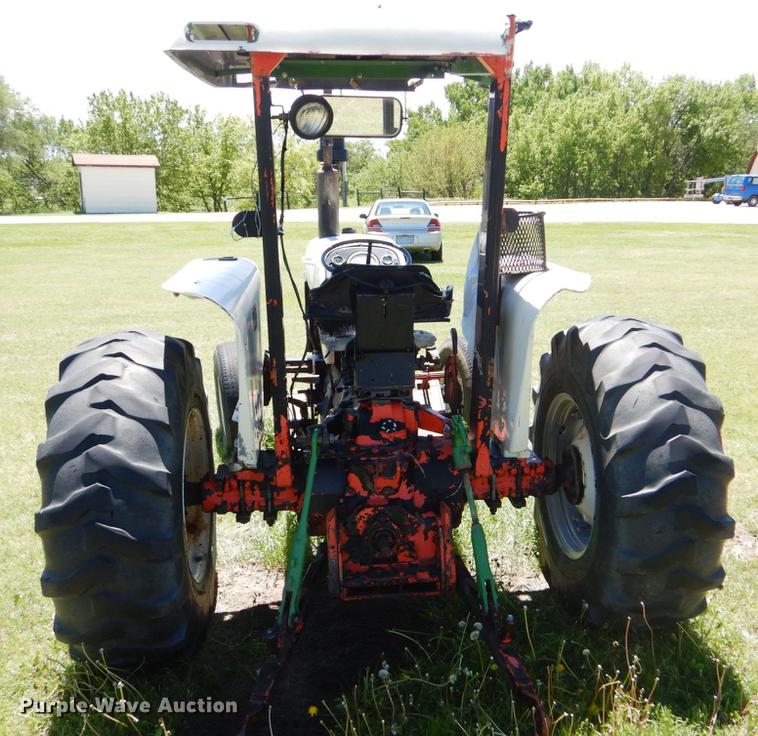 image for item DE1266 1982 John Deere 2640 tractor