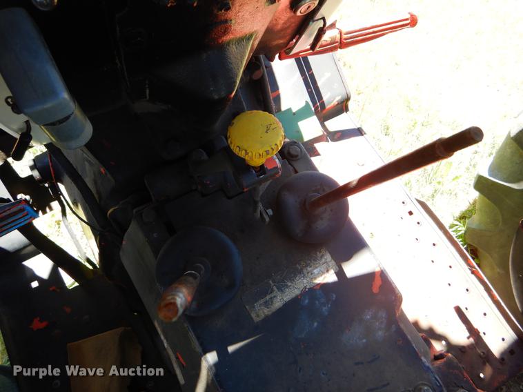 image for item DE1266 1982 John Deere 2640 tractor