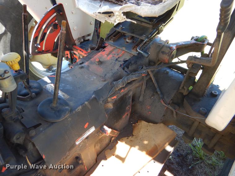 image for item DE1266 1982 John Deere 2640 tractor