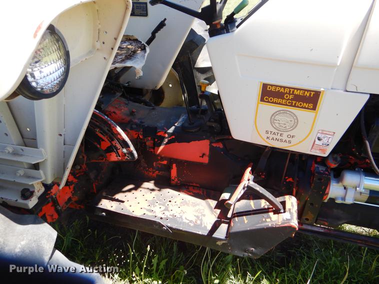 image for item DE1266 1982 John Deere 2640 tractor