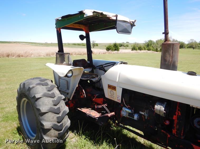 image for item DE1266 1982 John Deere 2640 tractor