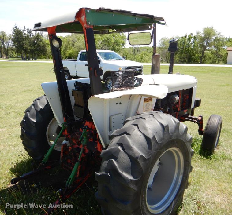 image for item DE1266 1982 John Deere 2640 tractor