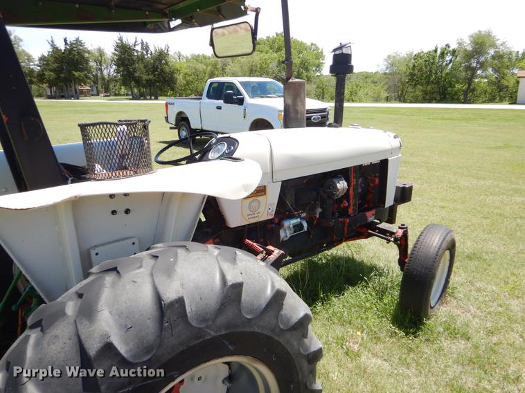 image for item DE1266 1982 John Deere 2640 tractor