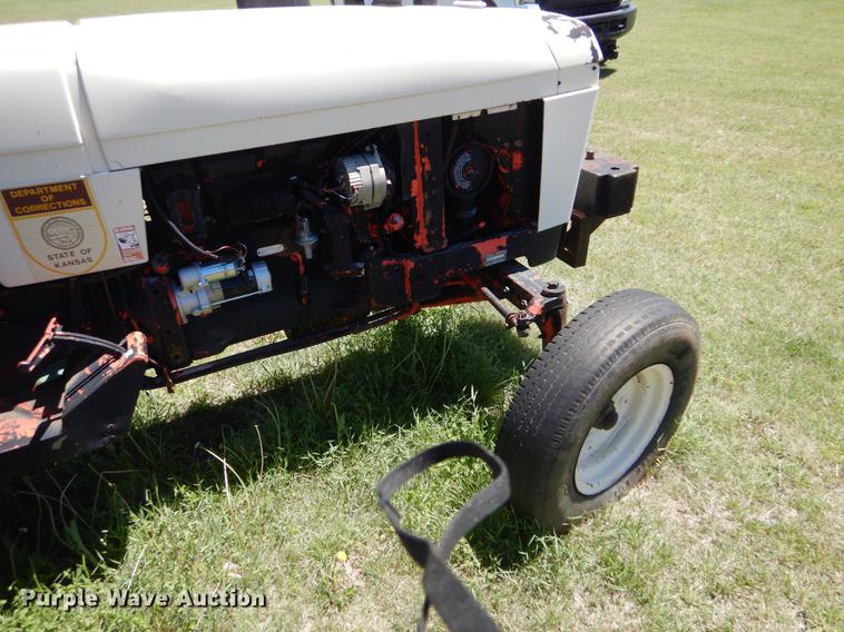 image for item DE1266 1982 John Deere 2640 tractor