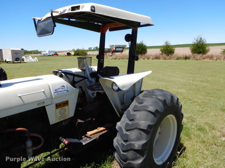 image for item DE1266 1982 John Deere 2640 tractor