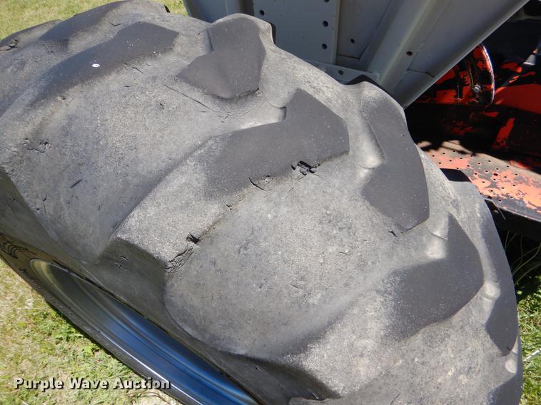 image for item DE1266 1982 John Deere 2640 tractor