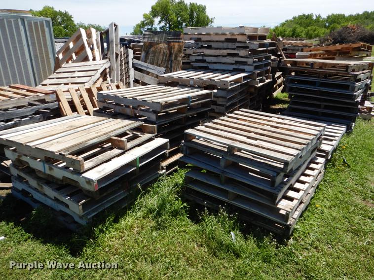 image for item DE1267 Approximately 200 pallets