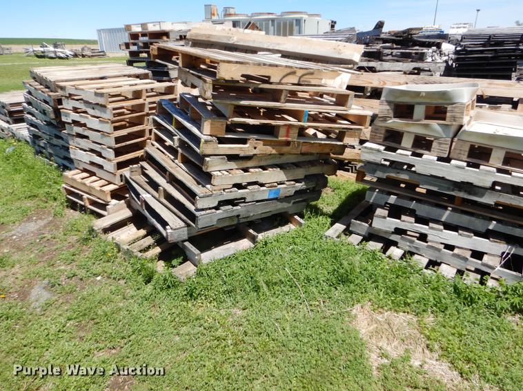 image for item DE1267 Approximately 200 pallets
