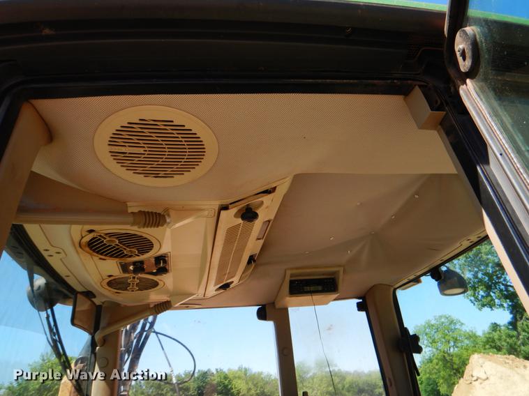 image for item DE3961 2007 John Deere 6615 tractor