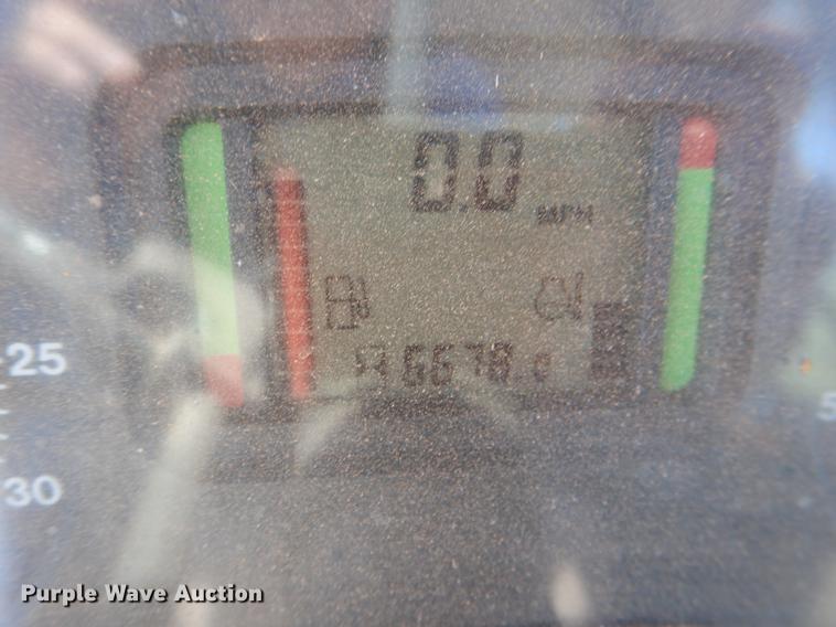 image for item DE3961 2007 John Deere 6615 tractor