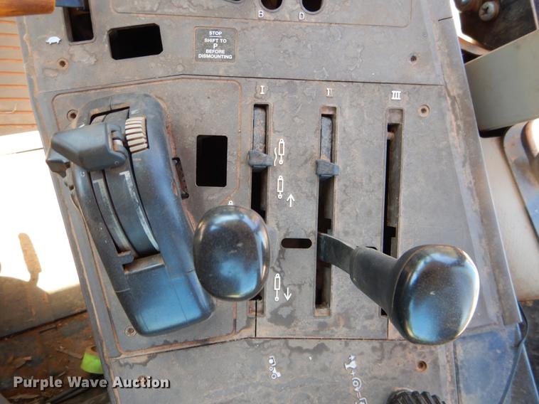 image for item DE3961 2007 John Deere 6615 tractor