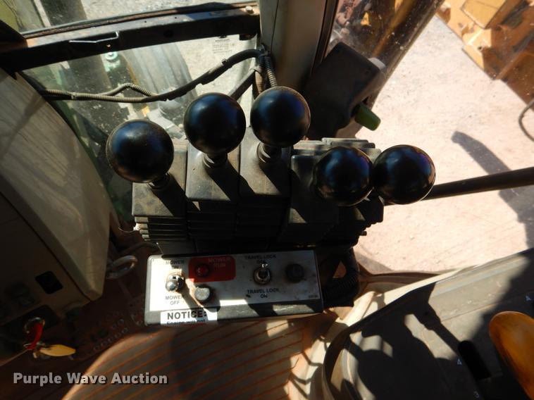 image for item DE3961 2007 John Deere 6615 tractor