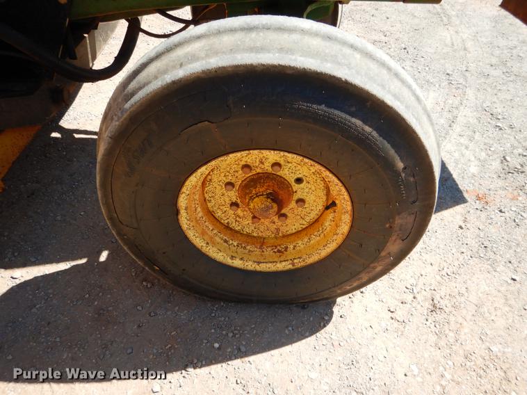 image for item DE3961 2007 John Deere 6615 tractor