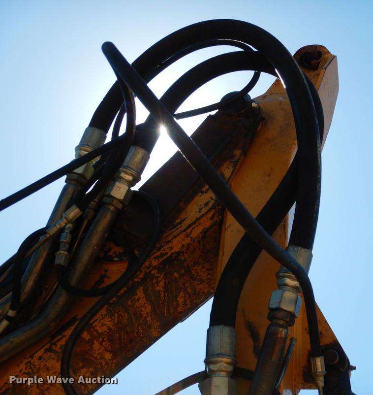 image for item DE3961 2007 John Deere 6615 tractor