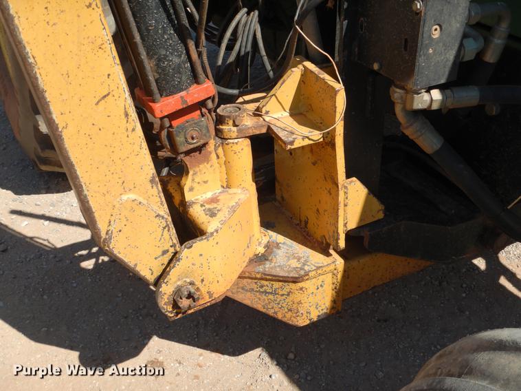 image for item DE3961 2007 John Deere 6615 tractor