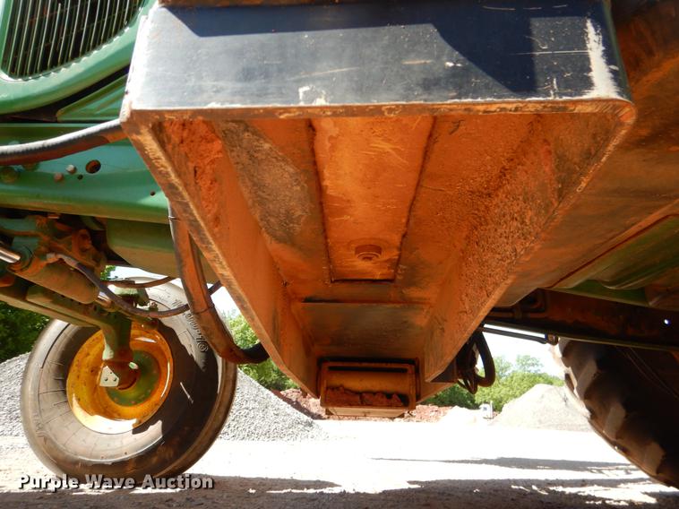 image for item DE3961 2007 John Deere 6615 tractor