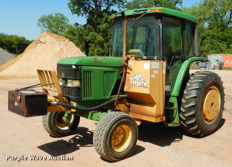image for item DE3962 2001 John Deere 6310 tractor